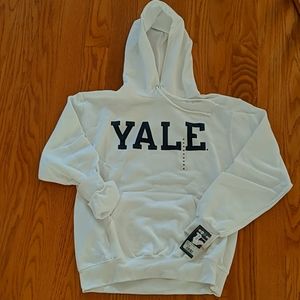 YALE medium white sweatshirt